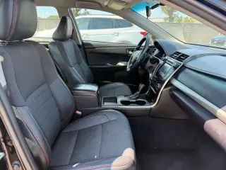 Toyota Camry 2017 SE Sedán de 4 puertas