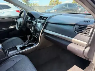 Toyota Camry 2017 SE Sedán de 4 puertas