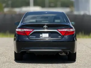 Toyota Camry 2017 SE Sedán de 4 puertas