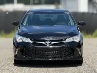 Toyota Camry 2017 SE Sedán de 4 puertas