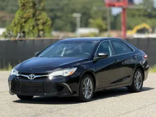 Toyota Camry 2017 SE Sedán de 4 puertas