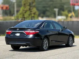 Toyota Camry 2017 SE Sedán de 4 puertas