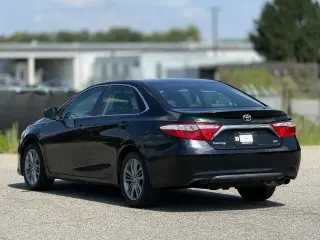 Toyota Camry 2017 SE Sedán de 4 puertas