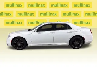 Sedán Chrysler 300 2018 Touring 4dr