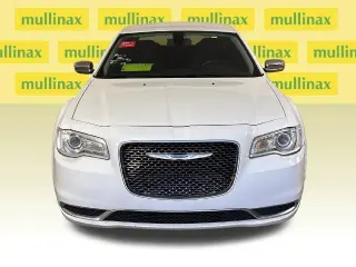Sedán Chrysler 300 2018 Touring 4dr