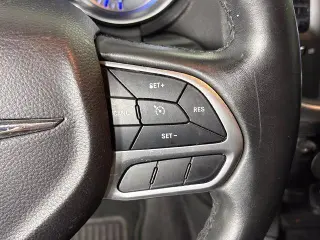 Sedán Chrysler 300 2018 Touring 4dr