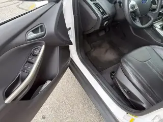 Ford Focus 2012 SEL 4dr Sedán