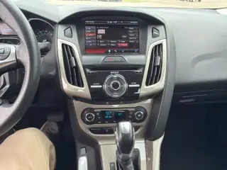 Ford Focus 2012 SEL 4dr Sedán
