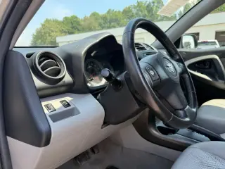 Toyota RAV4 2012 4x4 Limited 4dr SUV V6