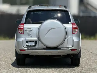 Toyota RAV4 2012 4x4 Limited 4dr SUV V6