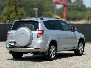 Toyota RAV4 2012 4x4 Limited 4dr SUV V6