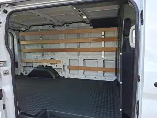 Ford Transit 2025 250 3dr SWB Techo Bajo Furgón de Carga