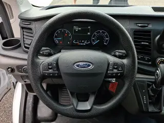Ford Transit 2025 250 3dr SWB Techo Bajo Furgón de Carga