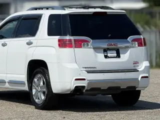 GMC Terrain 2013 AWD Denali SUV de 4 puertas