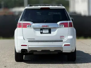 GMC Terrain 2013 AWD Denali SUV de 4 puertas