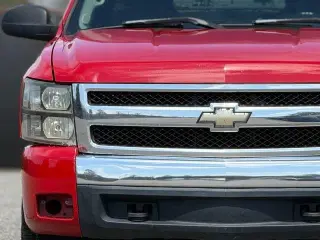 Chevrolet Silverado 1500 2007 Camioneta de Trabajo 4dr Cabina Doble 4WD 5.8 ft. SB