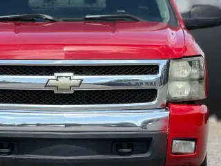 Chevrolet Silverado 1500 2007 Camioneta de Trabajo 4dr Cabina Doble 4WD 5.8 ft. SB