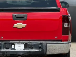 Chevrolet Silverado 1500 2007 Camioneta de Trabajo 4dr Cabina Doble 4WD 5.8 ft. SB