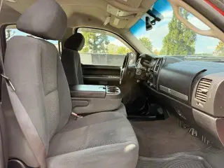 Chevrolet Silverado 1500 2007 Camioneta de Trabajo 4dr Cabina Doble 4WD 5.8 ft. SB