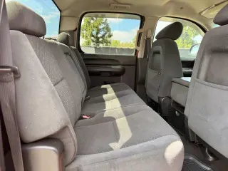 Chevrolet Silverado 1500 2007 Camioneta de Trabajo 4dr Cabina Doble 4WD 5.8 ft. SB