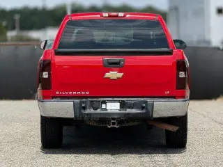 Chevrolet Silverado 1500 2007 Camioneta de Trabajo 4dr Cabina Doble 4WD 5.8 ft. SB