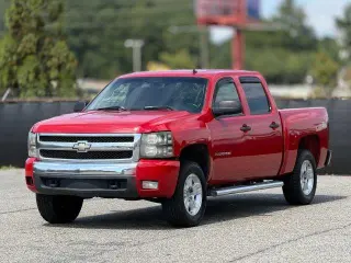 Chevrolet Silverado 1500 2007 Camioneta de Trabajo 4dr Cabina Doble 4WD 5.8 ft. SB