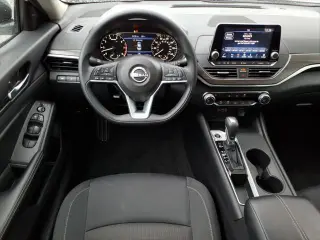 Nissan Altima 2025 2.5 SV 4dr Sedán