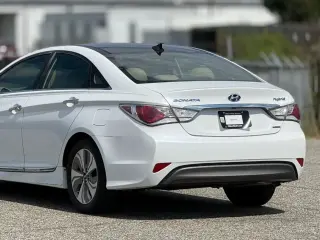 Hyundai SONATA Hybrid 2015 4dr Sedán