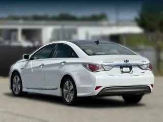Hyundai SONATA Hybrid 2015 4dr Sedán