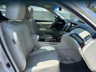 INFINITI M37 2011 4dr Sedán