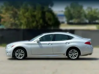 INFINITI M37 2011 4dr Sedán