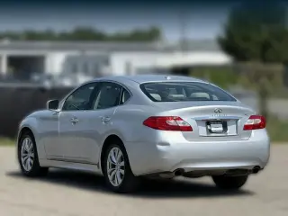INFINITI M37 2011 4dr Sedán