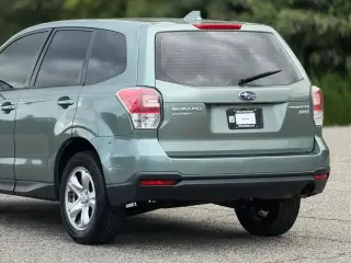 Subaru Forester 2017 AWD 2.5i 4dr Wagon CVT