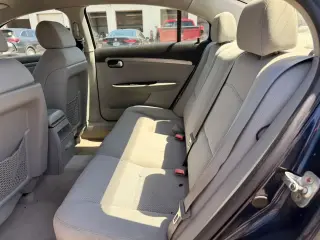 Saturn Aura 2008 XE 4dr Sedán V6