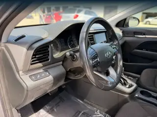 Hyundai ELANTRA 2019 SE 4dr Sedán 6M