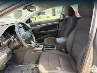 Hyundai ELANTRA 2019 SE 4dr Sedán 6M