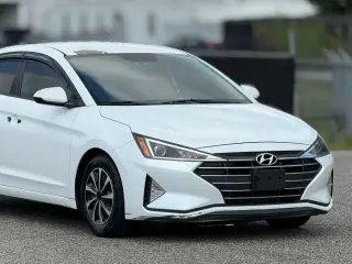 Hyundai ELANTRA 2019 SE Sedán de 4 puertas 6M