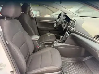 Hyundai ELANTRA 2019 SE Sedán de 4 puertas 6M