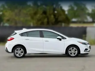 Chevrolet Cruze 2018 LT Auto 4dr Hatchback