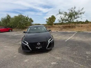 Nissan Altima 2025 2.5 SV Sedán 2 puertas