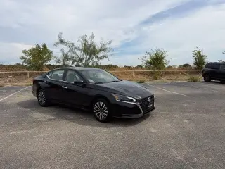 Nissan Altima 2025 2.5 SV Sedán 2 puertas