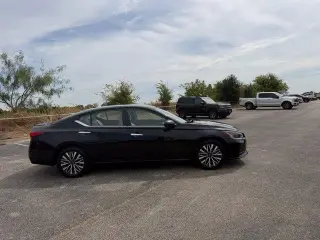 Nissan Altima 2025 2.5 SV Sedán 2 puertas