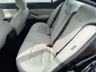 Nissan Altima 2025 2.5 SV Sedán 2 puertas