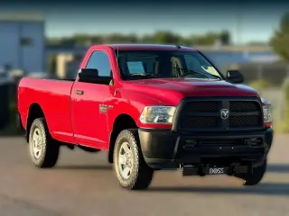 Ram 3500 2013 4x4 Tradesman Cabina Regular 2 puertas 8 pies LB SRW Pick-Up