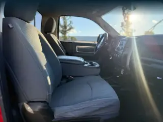 Ram 3500 2013 4x4 Tradesman Cabina Regular 2 puertas 8 pies LB SRW Pick-Up