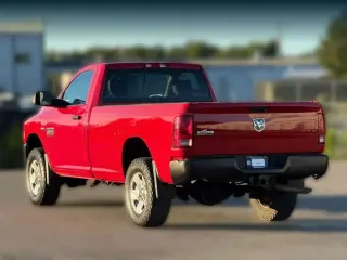 Ram 3500 2013 4x4 Tradesman Cabina Regular 2 puertas 8 pies LB SRW Pick-Up
