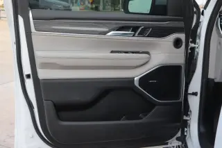 2022 Jeep Wagoneer