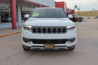 2022 Jeep Wagoneer