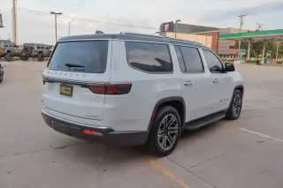 2022 Jeep Wagoneer