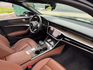 Audi A6 2024 AWD quattro Premium Plus 55 TFSI 4dr Sedán